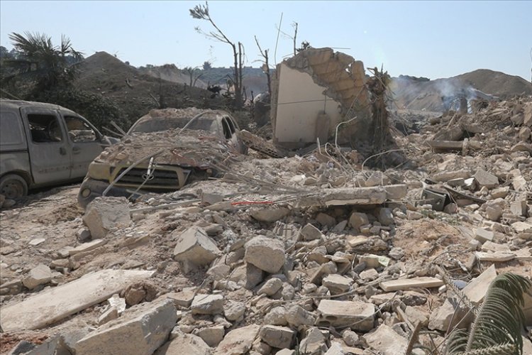 Katil İsrail ordusu, Lübnan'ın güneyinde çok sayıda binayı yıktı