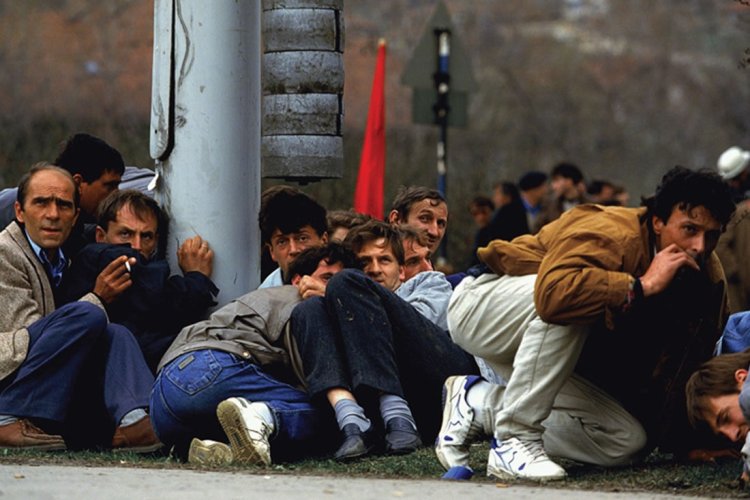 Bosna'da Müslümanlara yönelik 'keskin nişancı safarisi'ne soruşturma açıldı