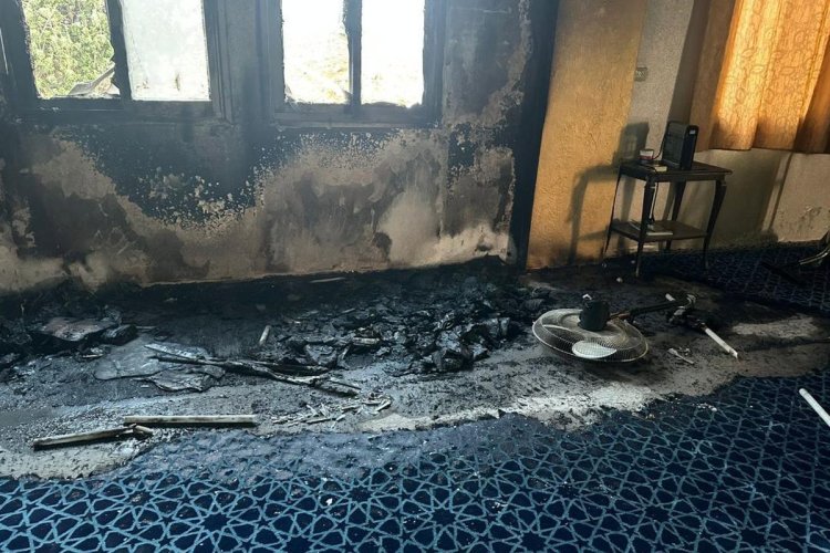 İsrailli işgalciler, Batı Şeria'da bir camiyi kundakladı
