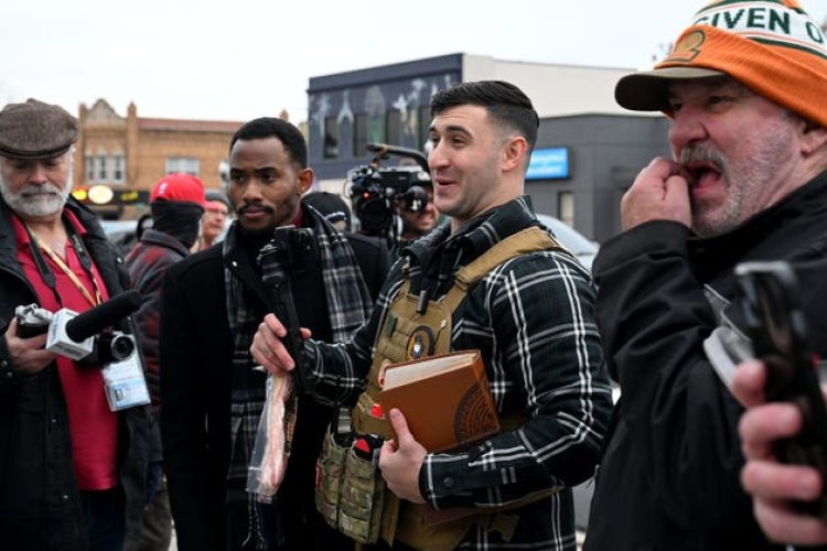 ABD'de Müslüman karşıtı göstericiler Kur'an-ı Kerim yakma teşebbüsünde bulundu