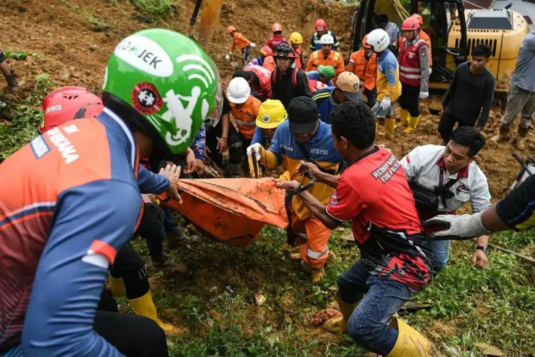 Endonezya’daki sel ve heyelanlarda ölenlerin sayısı 174’e yükseldi