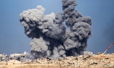 İşgalci İsrail, Gazze'nin kuzey ve güney bölgelerini bombaladı, evleri havaya uçurdu