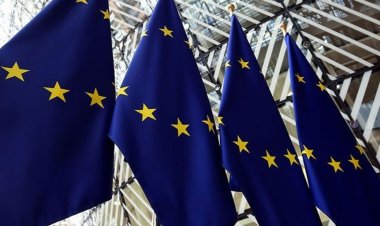 AB, Musk'ın açıklamalarına rağmen X platformunda kalmaya devam edecek