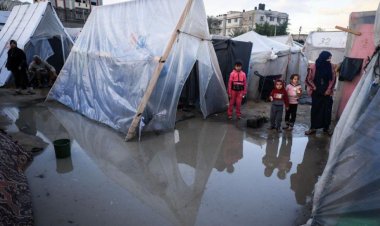 Şiddetli yağış nedeniyle Gazze Şeridi'nde binlerce çadır su altında kaldı
