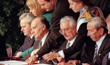 Bosna Hersek'in 'elini kolunu bağlayan' Dayton tartışılmaya devam ediyor