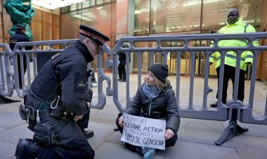 İklim aktivisti Greta Thunberg, Londra'daki Filistin yanlısı eylemde gözaltına alındı