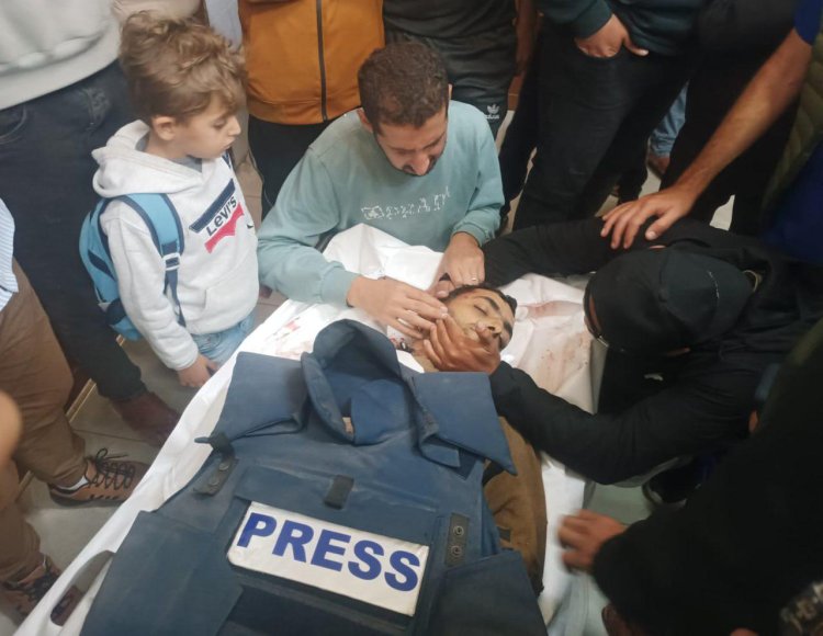 Soykırımcı İsrail, Gazze’de Filistinli basın mensubunu şehit etti