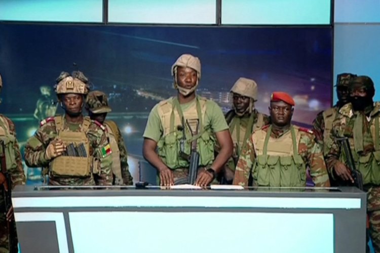 Fransa'nın Afrika'daki son müttefiklerinden Benin'de neler oluyor?