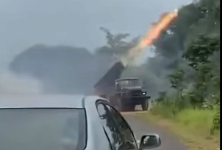 Kamboçya’dan fırlatılan roketler, Tayland’da bir hastanenin yakınına düştü