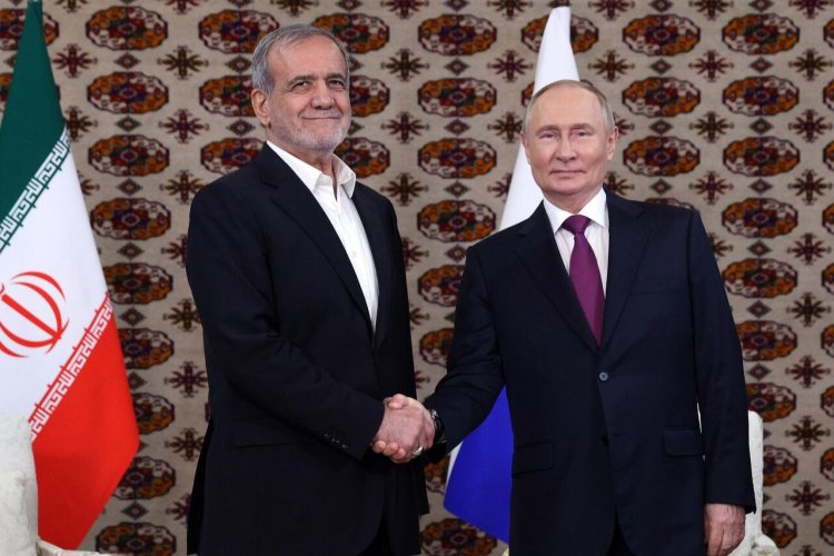 Putin ve Pezeşkiyan Aşkabat'ta görüştü