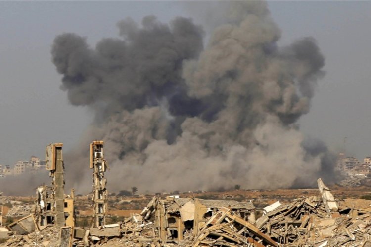 İşgalci İsrail, ateşkese rağmen Gazze'de hava ve topçu saldırıları düzenledi