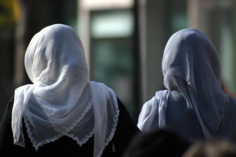 Belçika’da Doğu Flandre bölgesindeki okullarda 'başörtüsü yasağı' uygulanacak