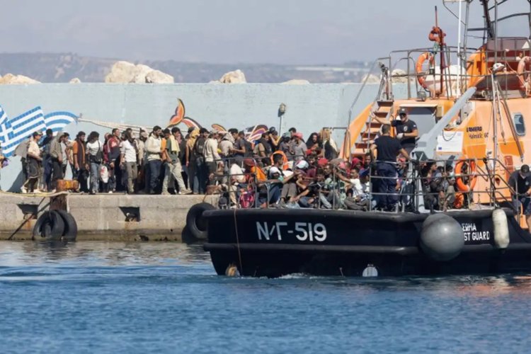 Gavdos Adası açıklarında 545 düzensiz göçmen kurtarıldı