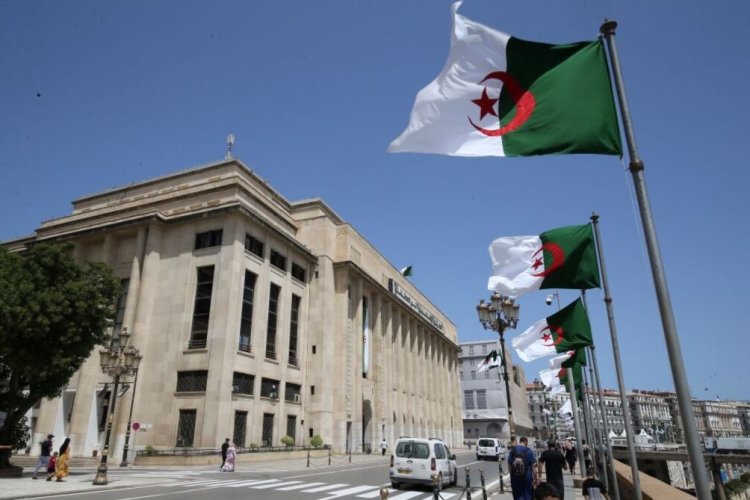 Cezayir Meclisi, Fransız sömürgeciliğini suç sayan yasayı kabul etti