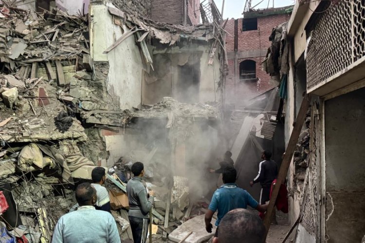 Mısır'da 5 katlı bina çöktü: 8 ölü