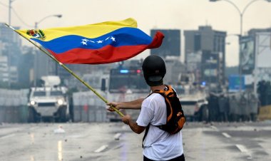 Uzmanlara göre, ABD'nin Maduro operasyonu yönetim değişikliğini hedefliyor