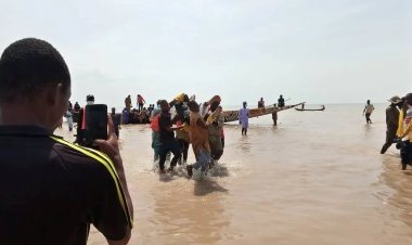 Nijerya'da yolcu teknesi alabora oldu: 25 ölü