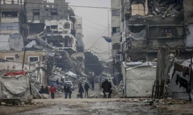 Katil İsrail, Gazze'ye hava ve topçu saldırıları düzenlemeye devam etti