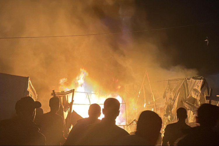 Soykırımcı İsrail Gazze'de ateşkese rağmen çadırı bombaladı, 4 kişiyi katletti