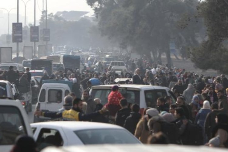 Halep’te sivillerin güvenli geçişi için 'iki insani geçidin' yeniden açıldığı duyuruldu