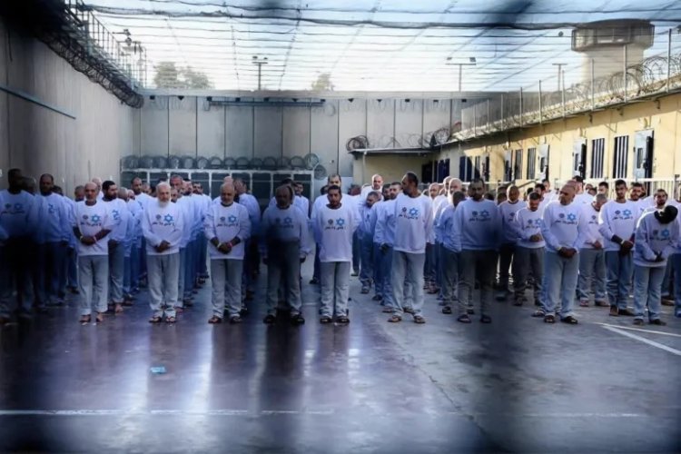 Filistinli ailelerden dünya çapında esirleri kurtarma kampanyası