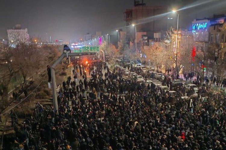 İran'daki gösterilerde 2 bin kişi hayatını kaybetti