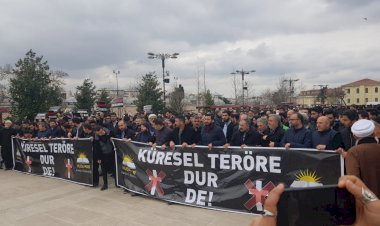 Fatih Camii'nde Yeni Zelanda Protestosu
