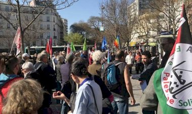 Fransa'da Filistinlilere destek yürüyüşü