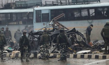Siyasi parti konvoyuna bombalı saldırı