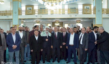 Arınç: Resulullah'ın ismi geçtiği an Diyarbakır meydanları doldurur