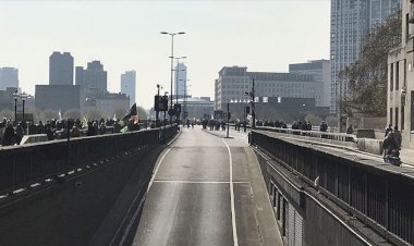 Çevreciler Londra'da yolları kesti