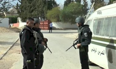 Libya'dan Tunus'a girmeye çalışan silahlı 13 Fransız yakalandı