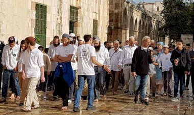 Fanatik Yahudiler Mescid-i Aksa'ya baskın düzenledi