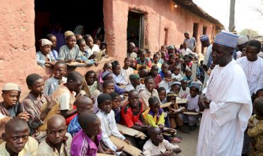 Almajiriler hayatla mücadele ederek hafızlık yapıyor