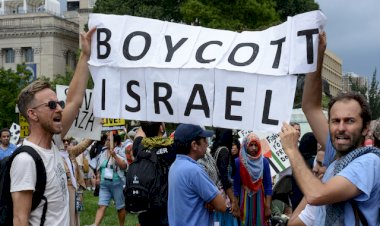 İsrail'i boykotu engelleyen yasanın yürürlüğü durduruldu