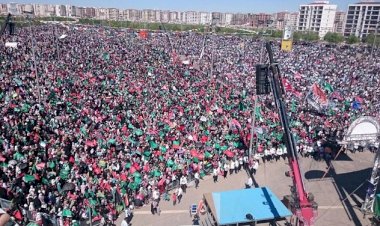 Büyük bir diriliştir Diyarıbekir