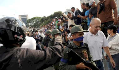 Ordu 'Maduro'nun yanındayız' dedi