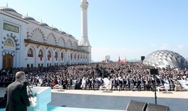 'Camilere saldıranlarla kiliseleri hedef alanlar aynı zihniyet'