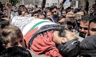 Gazze 5 şehidini uğurladı