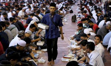 Endonezya'da ilk iftar heyecanı