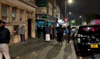 Teravih namazı sırasında camiye ateş açıldı