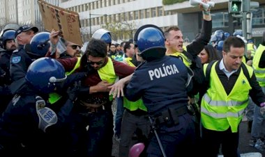 Fransa'da sarı yeleklilerin gösterileri 26. haftasında devam etti