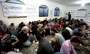 Avrupa Yetim Eli'nden Gazze'de iftar