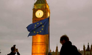 İngiliz hükümetinde kritik istifa