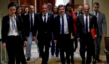 Tutuklu Katalanların milletvekilliği askıya alındı