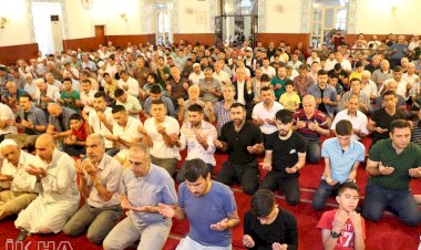 Türkiye’de bayram namazı coşkusu