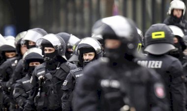 Almanya'da aşırı sağcı polislere yönelik operasyon