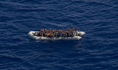 İtalya hükümeti Akdeniz'de kurtarılan düzensiz göçmenleri almıyor