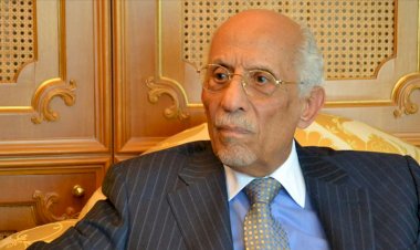 'Mursi tarihe bir iz bırakarak diktatörlerle mücadeledeki cihat sayfalarına bir yenisini ekledi'