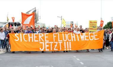 Almanya'da sığınmacılara destek yürüyüşü